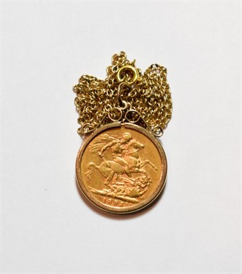 Lot 126 - An 1895 sovereign loose mounted as a pendant on chain