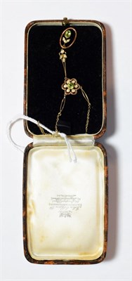 Lot 190 - An Edwardian peridot and seed pearl necklace, length 48.5cm