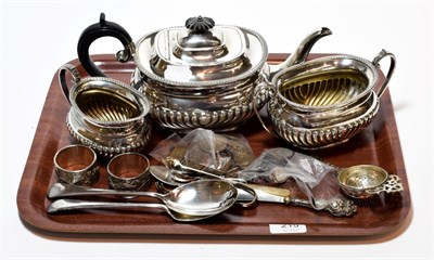 Lot 219 - A collection of silver and silver plate, including: a silver-handled shoe horn a silver plated...