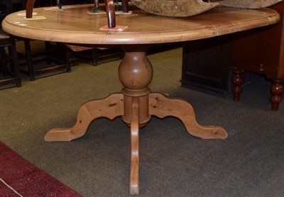 Lot 1177 - A pine kitchen pedestal table