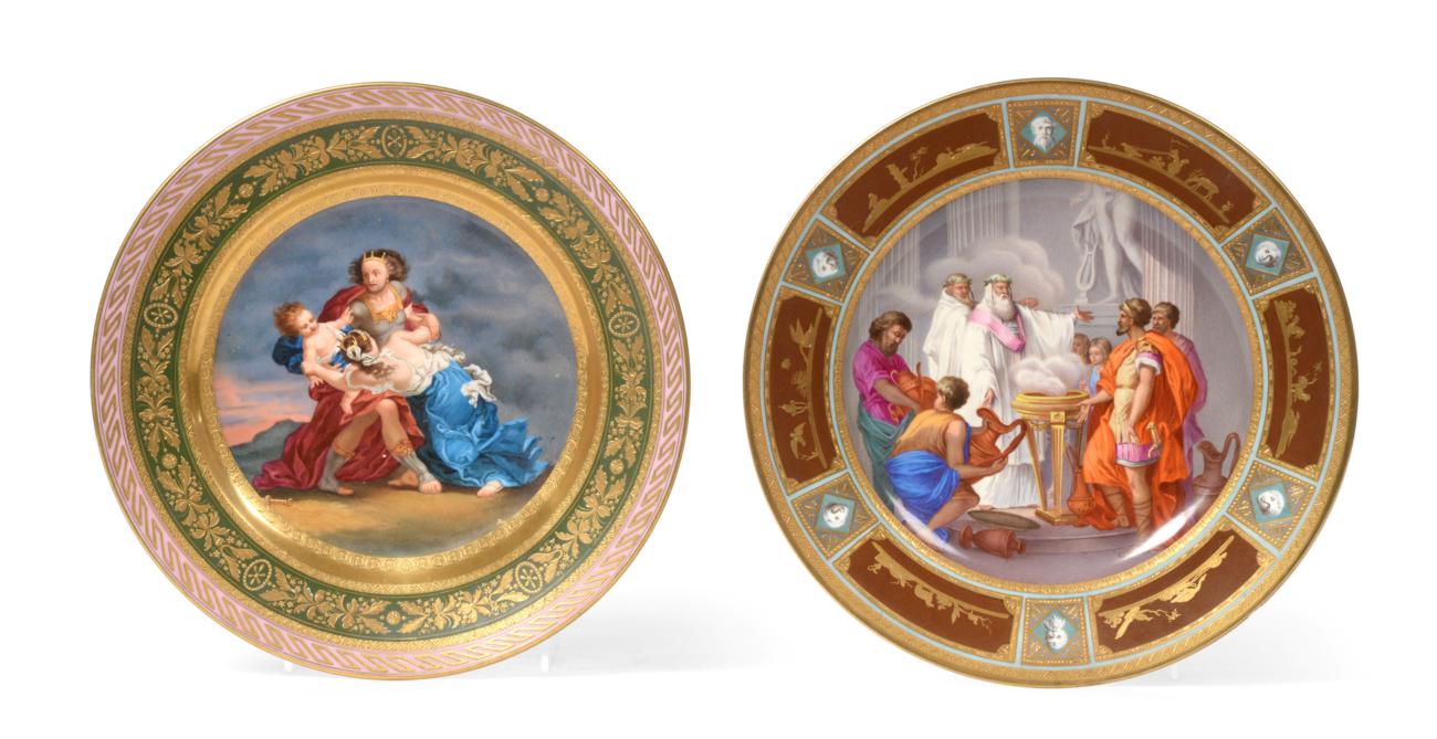 Lot 19 - A Vienna Porcelain Plate, 1825, painted with Römer Gefragin das Orakel zu Delphi within a...