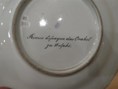 Lot 19 - A Vienna Porcelain Plate, 1825, painted with Römer Gefragin das Orakel zu Delphi within a...