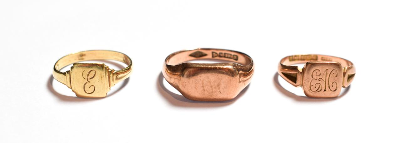 Lot 67 - Three 9 carat gold signet rings, various sizes
