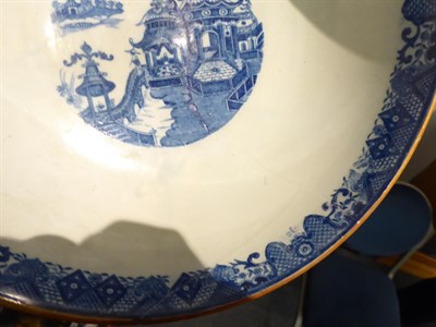 Lot 126 - A quantity of decorative Oriental ceramics including famille rose; famille verte; etc