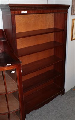 Lot 1320 - A reproduction mahogany freestanding bookcase, 91cm wide