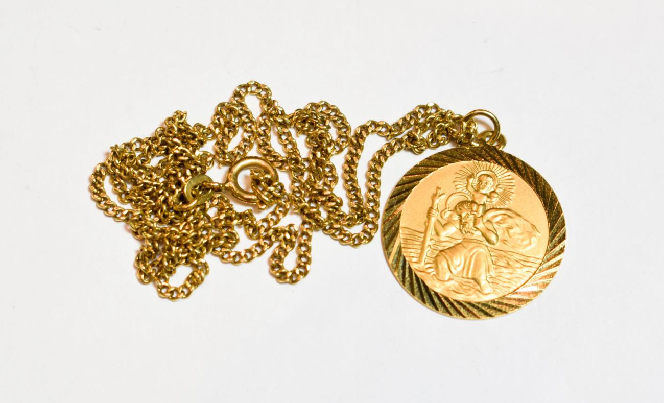 Lot 48 - A 9 carat gold pendant on chain stamped '750', pendant length 3cm, chain length 59cm
