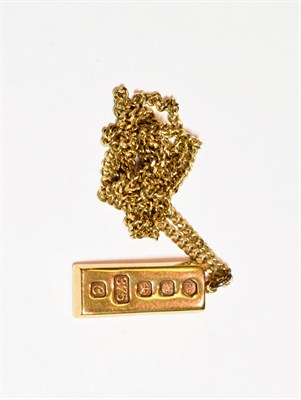 Lot 56 - A 9 carat gold ingot pendant on chain, pendant length 5.0cm, chain length 62cm
