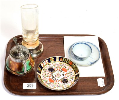 Lot 259 - A Nanking Cargo blur and white tea bowl and saucer, Royal Crown Derby Imari dish, glass vase with a