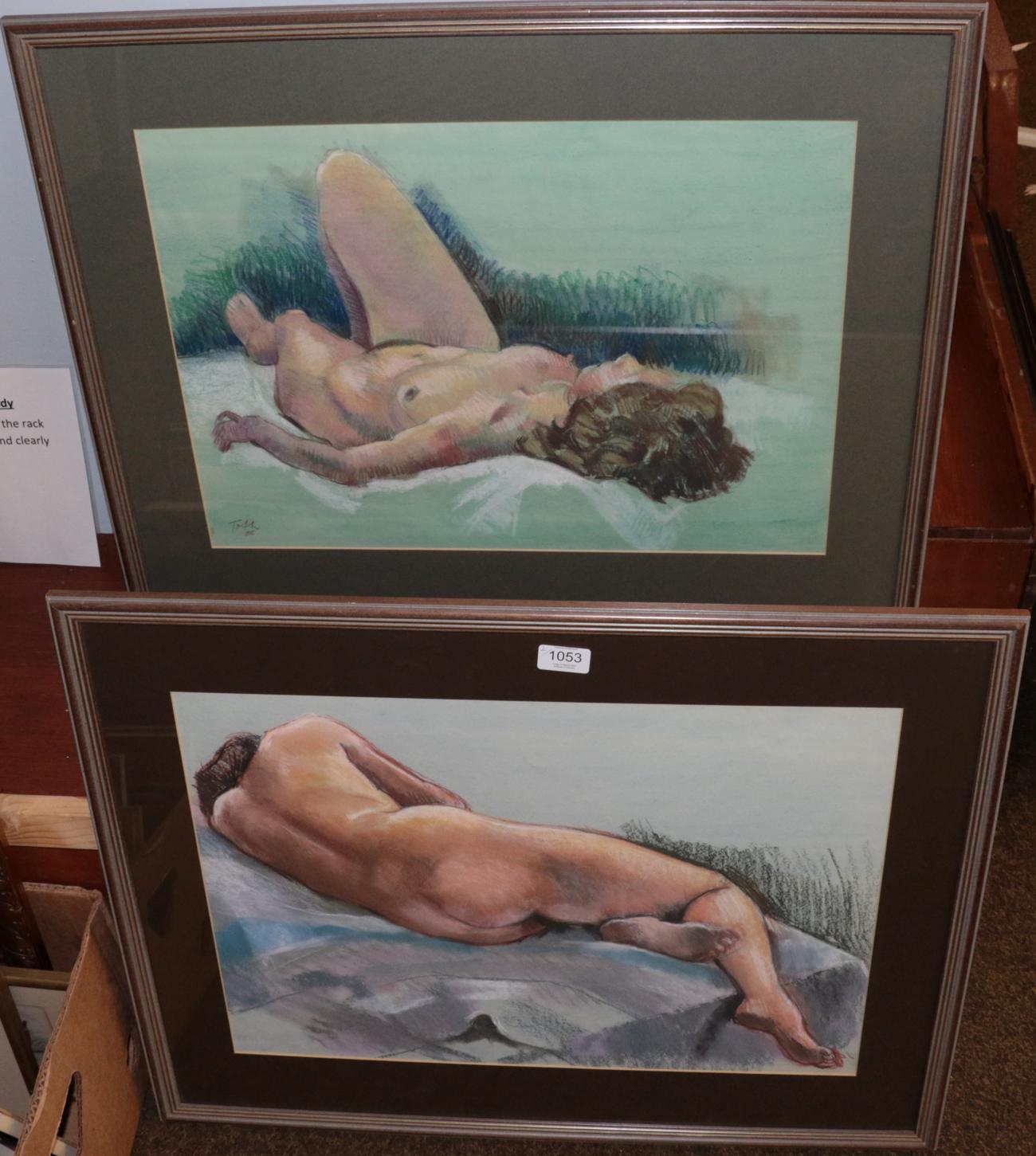 Lot 1053 - British School 20th century, a pair of studies of nudes. Signed 'Toth & dated (19)85, pastel (2)