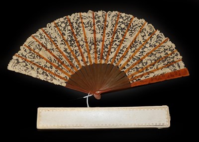 Lot 4104 - Rosaline Perlée: A Small Early 20th Century Fan, the monture plain, of resin or ''blonde...