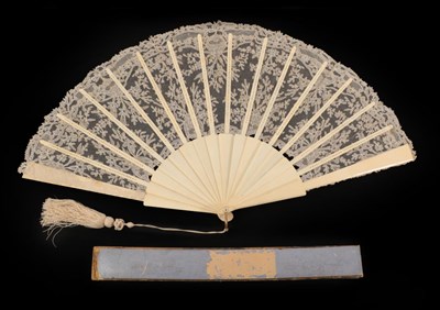 Lot 4107 - A Large Lace Fan, circa 1890's, the monture plain with chamfered edges to the guards. The light and