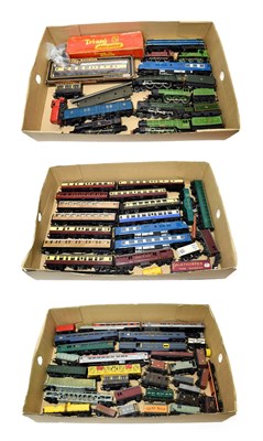 Lot 5140 - Triang/Hornby OO Gauge Locomotives And Rolling Stock including Flying Scotsman, Britannia, Mallard