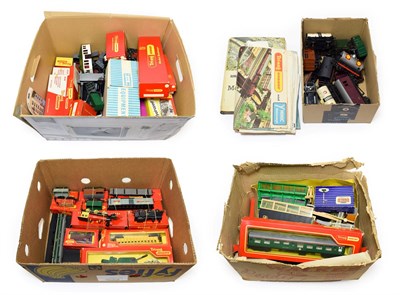Lot 5141 - Triang/Hornby OO Gauge Locomotives And Rolling Stock including R358S Davy Crockett and tender, R52S
