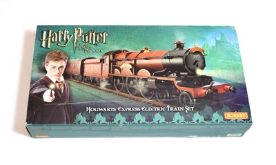 Lot 5164 - Hornby (China) OO Gauge R1095 Harry Potter And The Order Of The Phoenix Hogwarts Express Set...