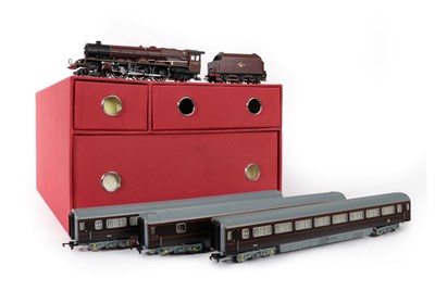 Lot 5167 - Hornby (China) OO Gauge R1106 The Royal Train Boxed Set (E box E)