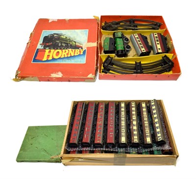 Lot 5225 - Hornby O Gauge Passenger Set No.31 (F box F) together with various constructed Kitmaster OO...