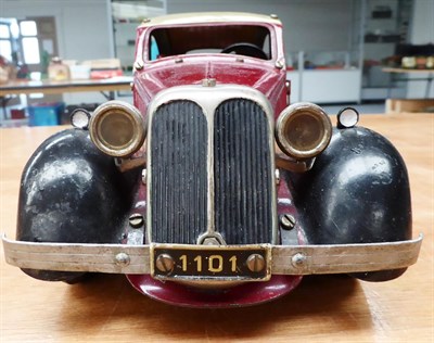 Lot 5258 - Marklin (Germany) Constructor Steamlined Saloon maroon/fawn (generally G, fawn repainted)