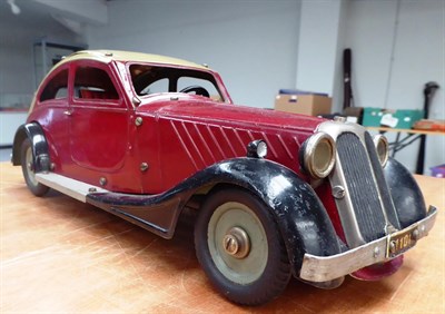 Lot 5258 - Marklin (Germany) Constructor Steamlined Saloon maroon/fawn (generally G, fawn repainted)