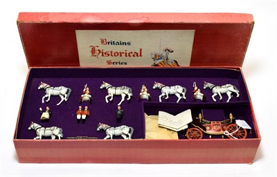 Lot 5398 - Britains Set 9402 State Open Road Landau with Traces in envelope and instructions (E box G)