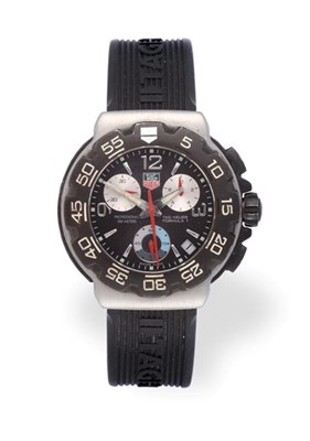 Lot 2227 - A Stainless Steel Calendar Chronograph Wristwatch, signed Tag Heuer, Professional 200m, model:...