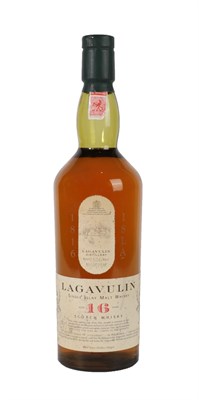 Lot 5110 - Lagavulin 16 Years Old Single Islay Malt Whisky, 1980s bottling from the White Horse...