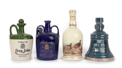 Lot 5142 - Bell's 20 Years Old Royal Reserve, 1980s Wade pottery decanter bottling, 43° GL 75cl (one bottle)