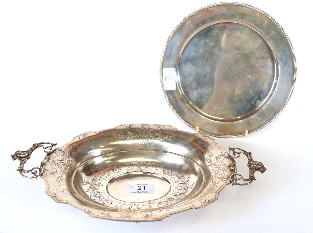 Lot 21 - An Elizabeth II Silver Dish, by Richard Comyns, London, 1972, Further Numbered '0622', circular and