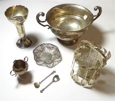 Lot 48 - A Collection of Silver, including: a George V silver bowl, circular and with two leaf-capped scroll