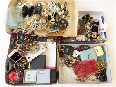 Lot 108 - A Quantity of Costume Jewellery, including rings, necklaces, earrings, bracelets etc