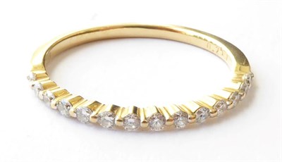 Lot 173 - An 18 Carat Gold Diamond Ring, finger size P