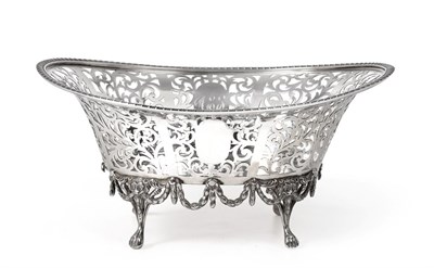 Lot 2465 - A George V Silver Basket, by the Goldsmiths and Silversmiths Co. Ltd., London, 1920, oval and...