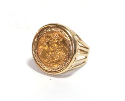 Lot 171 - A 1982 half sovereign loose mounted as a ring (out of shape)