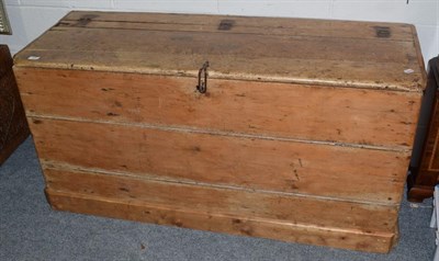 Lot 359 - An early 19th century pine grain bin