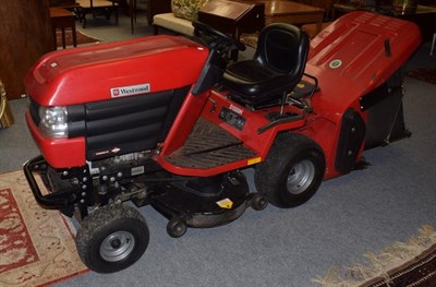 Lot 523 - A Westwood S1500H ride on tractor/lawn mower with grass collection box