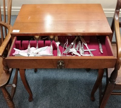 Lot 10 - A canteen table service containing a part service of Community plate flatware