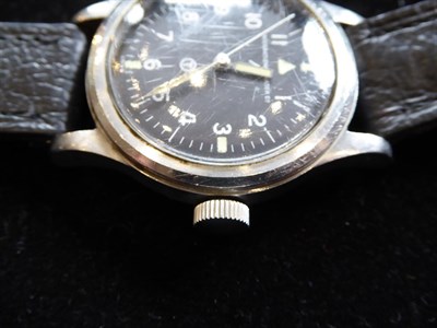 Lot 213 - A Stainless Steel British Military Royal Air Force Issue Pilots Centre Seconds Wristwatch,...