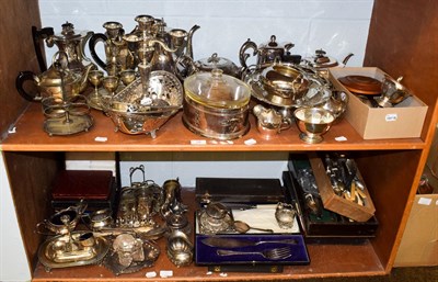 Lot 28 - A quantity of plated wares including cased and loose flatware, tea wares, part cruet sets, etc....