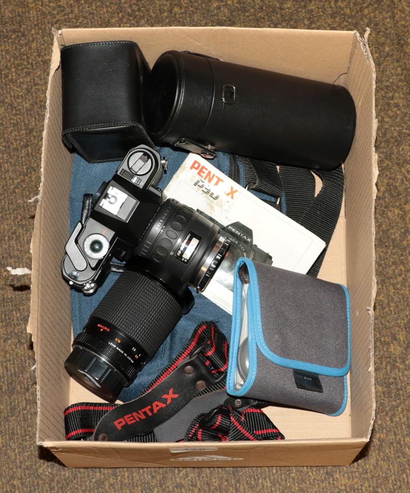 Lot 178 - A Pentax 30 and other items