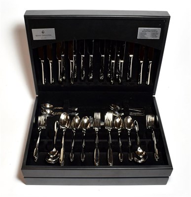 Lot 322 - A Royal Doulton canteen of cutlery