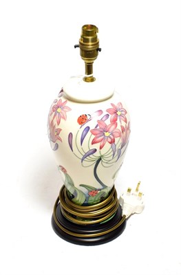 Lot 333 - A modern Moorcroft lamp