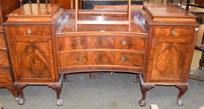 Lot 1354 - An early 20th century mahogany sideboard