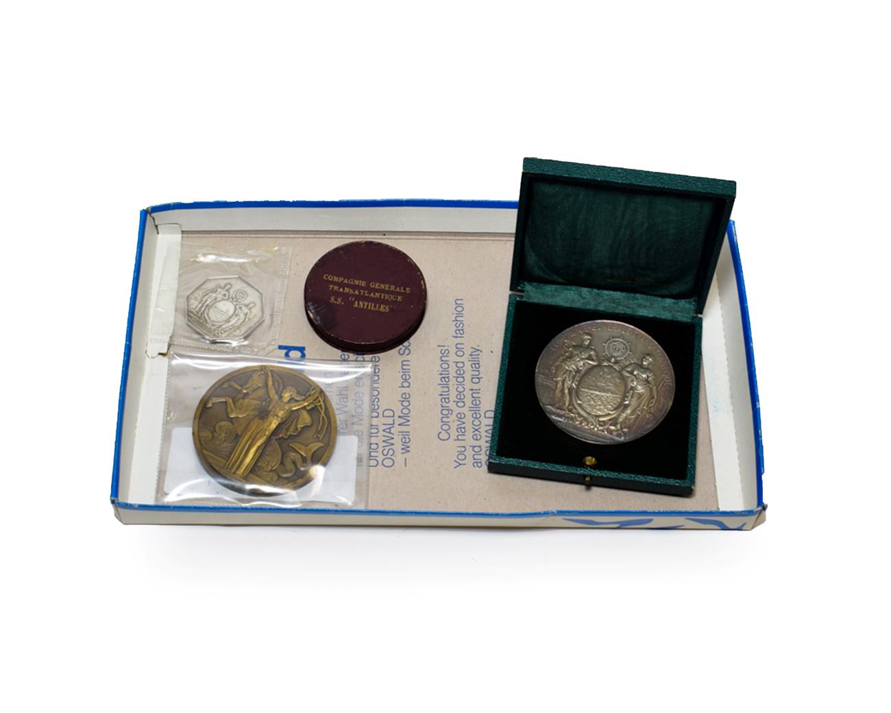 Lot 3061 - Compagnie Generale Transatlantique Commemorative Medallions (i) Le Conseil D'Administration a M...