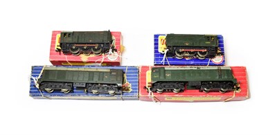 Lot 3175 - Hornby Dublo 3 Rail Locomotives L30 1,000 bhp locomotive and 0-6-0 diesel shunter BR D3302 in...