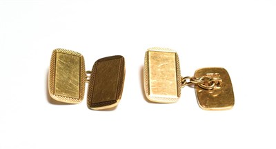 Lot 552 - A pair of 9 carat gold cufflinks