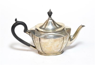 Lot 615 - A silver teapot, Roberts & Belk, Sheffield, 1928