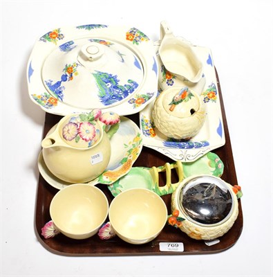 Lot 769 - A group of Clarice Cliff and Alfred Meakin Art Deco tea and dinner wares