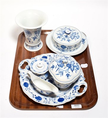 Lot 805 - A group of 20th century blue and white Meissen porcelain