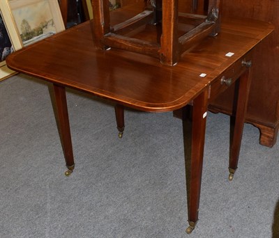 Lot 1319 - A Regency mahogany Pembroke table