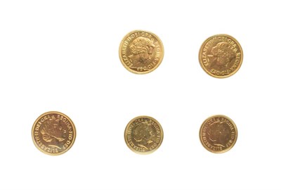 Lot 2045 - Elizabeth II, 3 x Sovereigns 2013(x2) & 2014 all lustrous BU, together with 2 x half sovereigns...