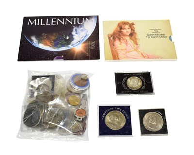 Lot 2121 - Miscellaneous Lot comprising: 4 x £5 coins: 1990, 1996, 1999 & 2000 (1990 & 2000 in Royal Mint...